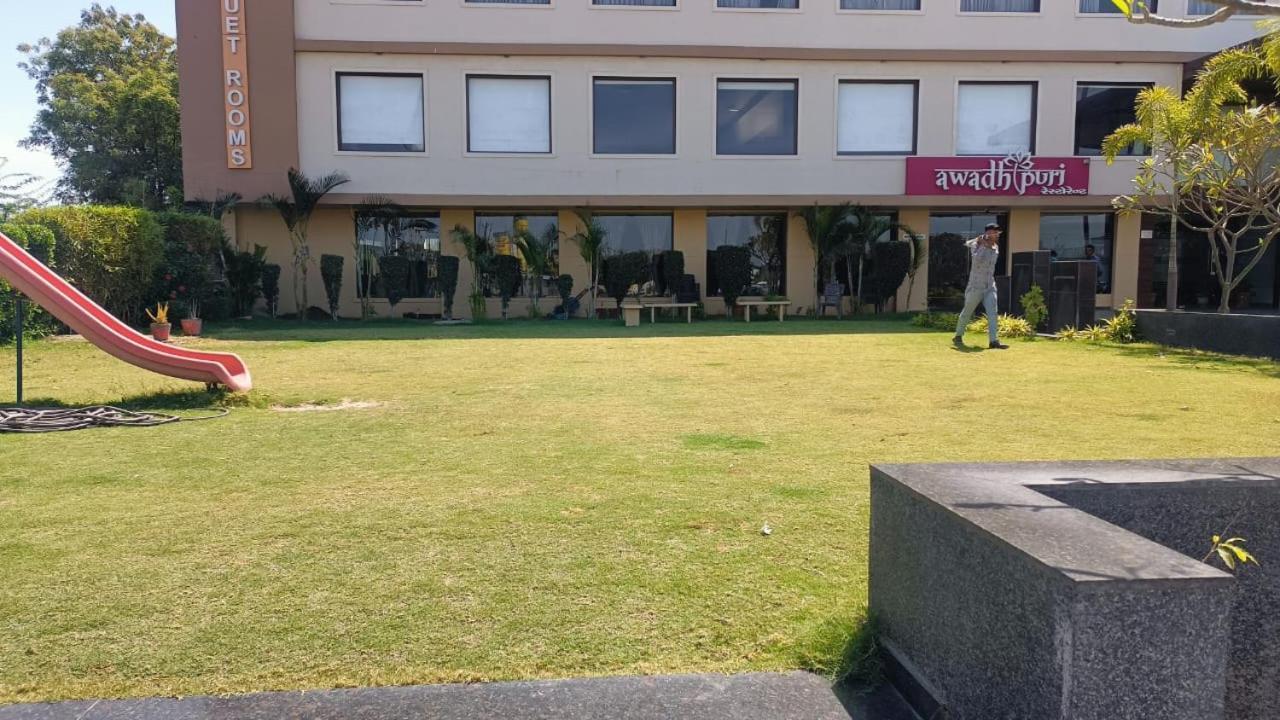 Hotel Shivalik - Mehsana Mahesana Екстериор снимка