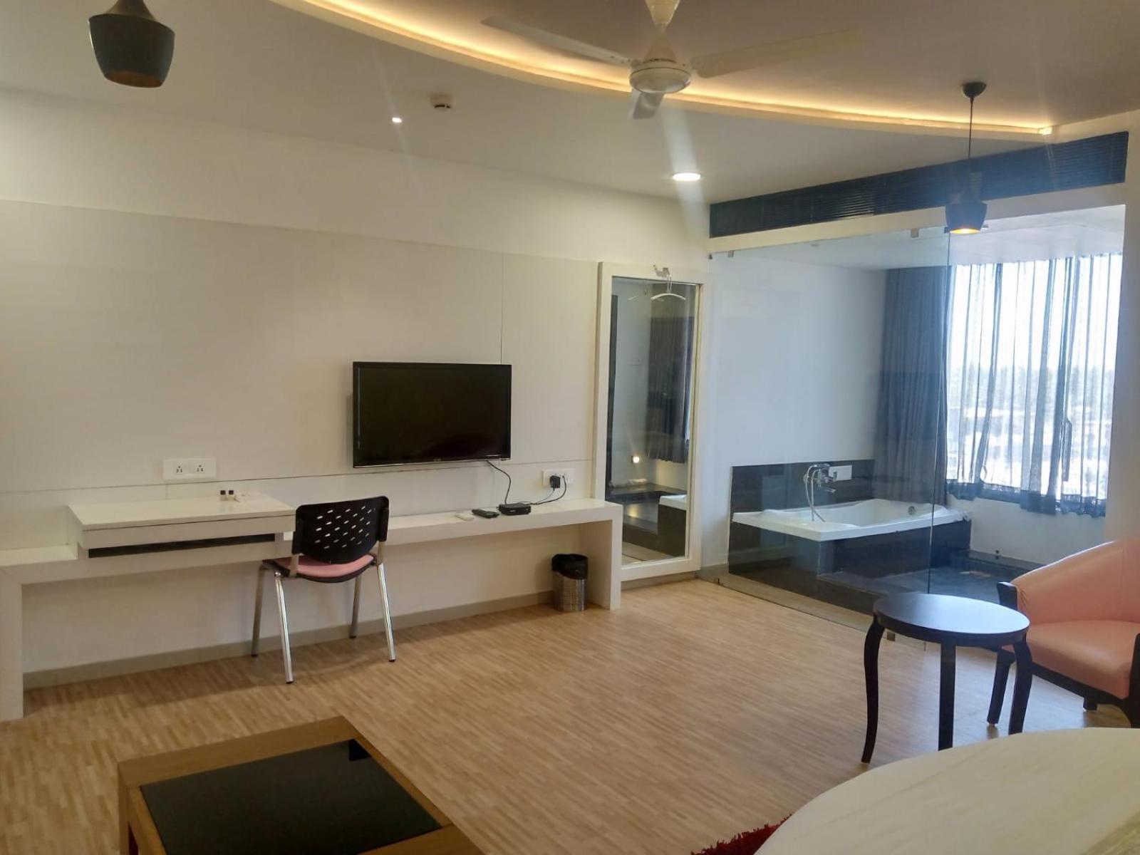 Hotel Shivalik - Mehsana Mahesana Екстериор снимка