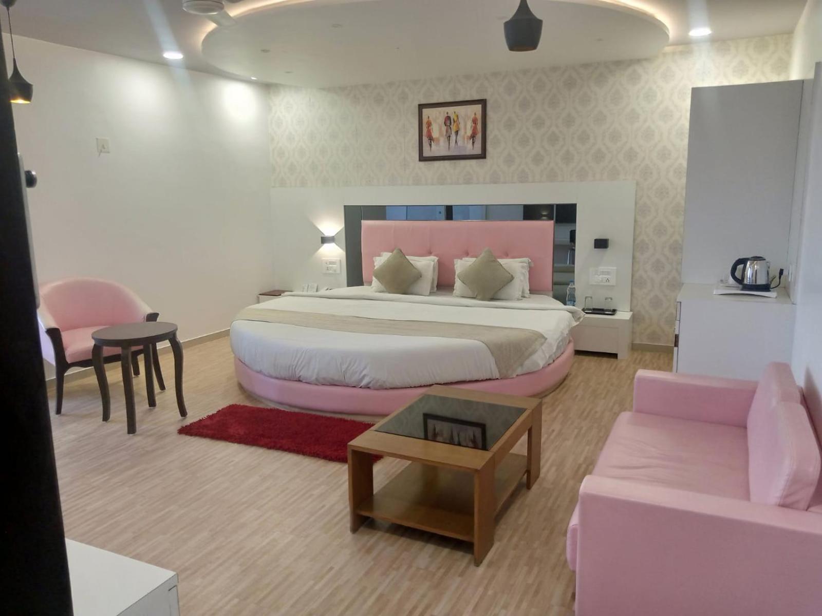Hotel Shivalik - Mehsana Mahesana Екстериор снимка