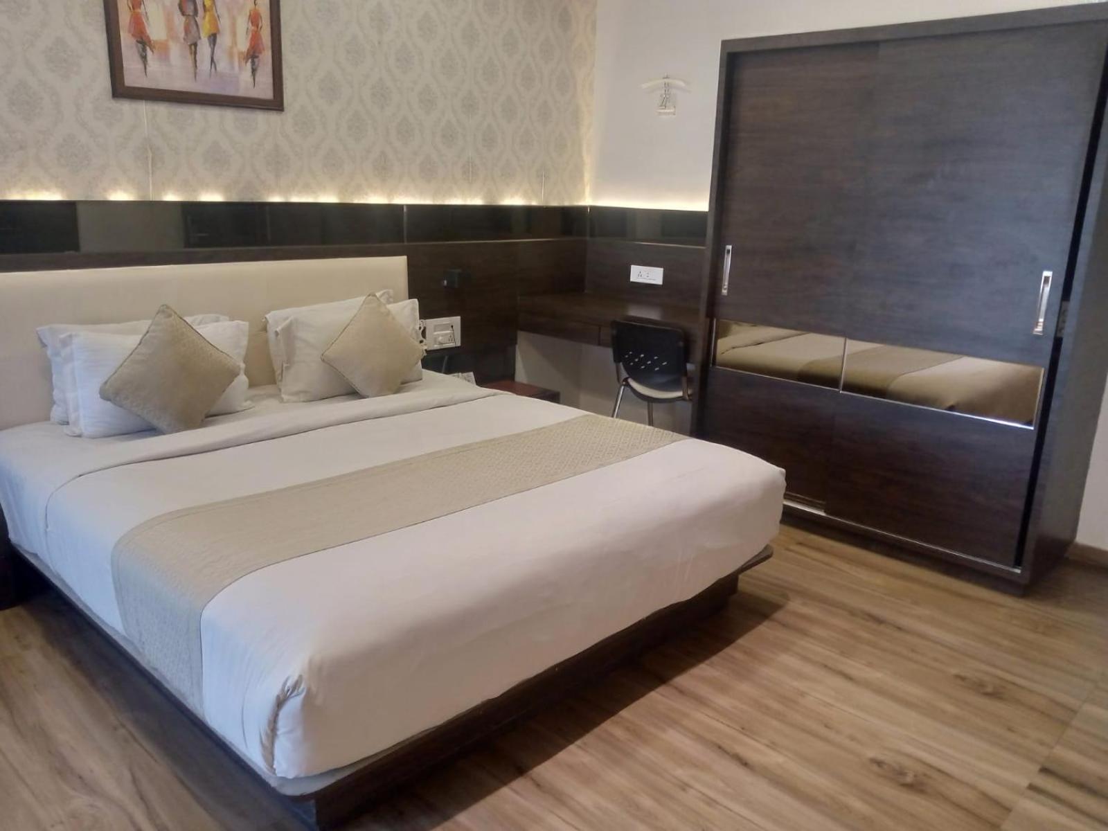 Hotel Shivalik - Mehsana Mahesana Екстериор снимка