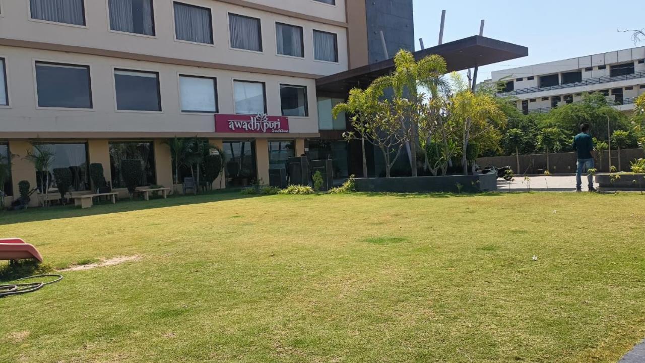 Hotel Shivalik - Mehsana Mahesana Екстериор снимка