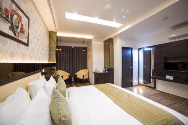 Hotel Shivalik - Mehsana Mahesana Екстериор снимка