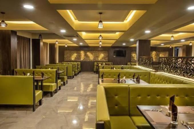 Hotel Shivalik - Mehsana Mahesana Екстериор снимка