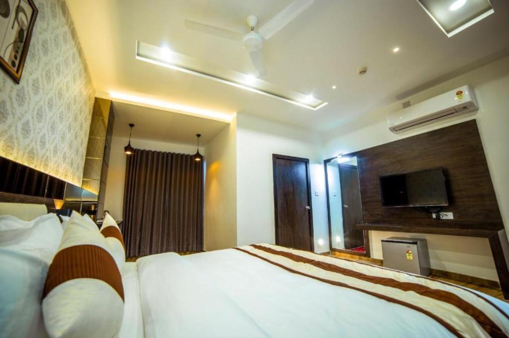 Hotel Shivalik - Mehsana Mahesana Екстериор снимка