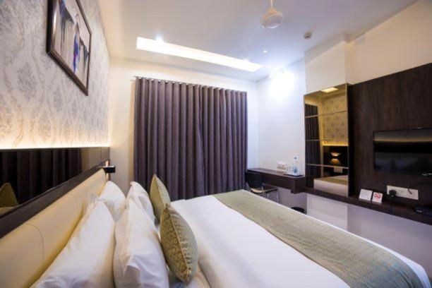 Hotel Shivalik - Mehsana Mahesana Екстериор снимка