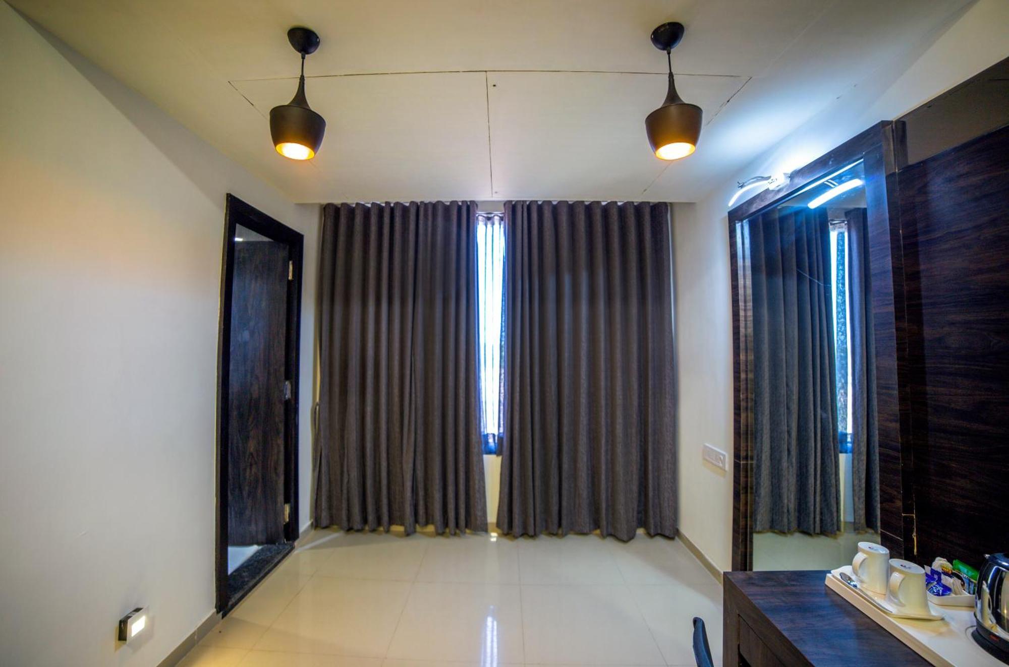 Hotel Shivalik - Mehsana Mahesana Екстериор снимка