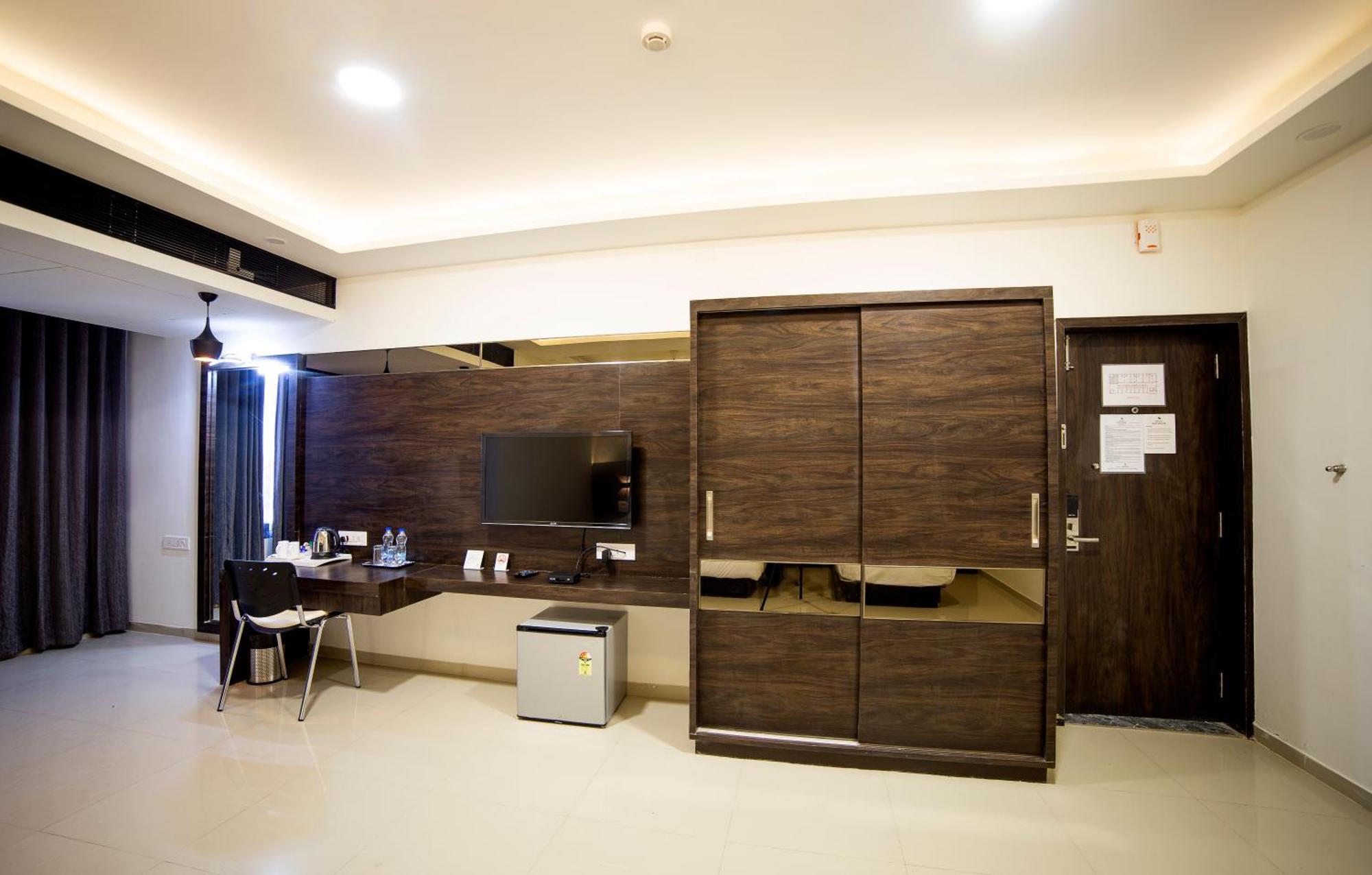 Hotel Shivalik - Mehsana Mahesana Екстериор снимка